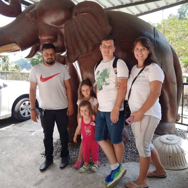 /clients/image_ (41).jpeg - Book a taxi with a driver in Sri Lanka for hassle-free travel. Discover amazing tour packages and explore the beauty of Sri Lanka